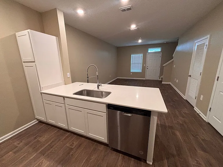 903 Rivertree Pl — Photo 5