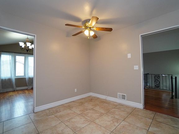 3rd image of 19 Hewitt Ave #2A