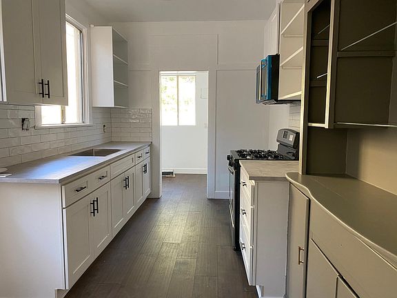 5th image of 1383 Maltman Ave