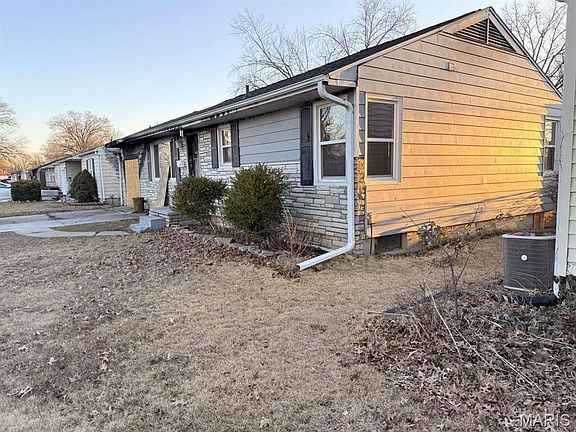 2nd image of 1021 Robinhood Rd