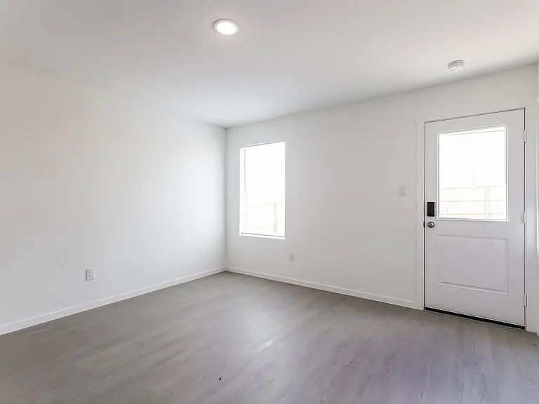 8022 Biggio Ln — Photo 5