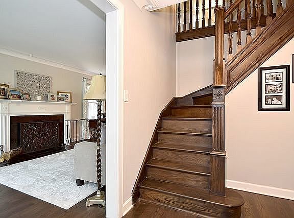 4th image of 6880 N Wildwood Ave