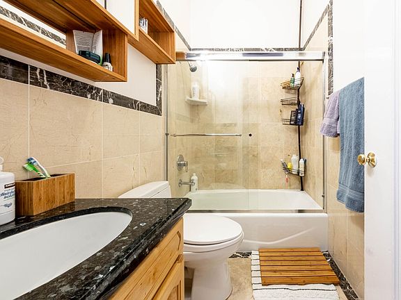 5th image of 263 Dolores St