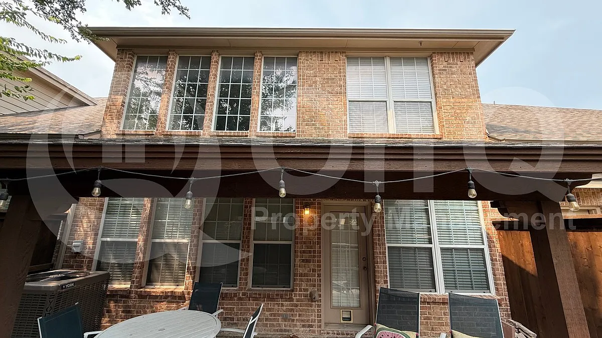 3 bed, 2.5 bath, 1667 sqft, $1,750 — Photo 3