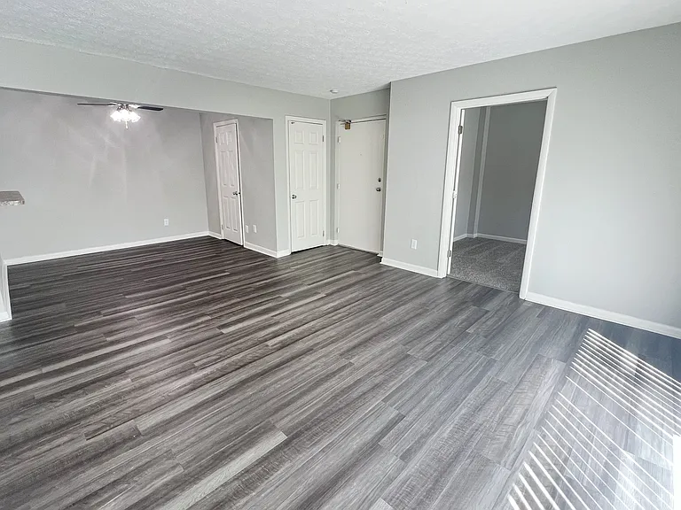 Fox Run Apartments — Photo 43