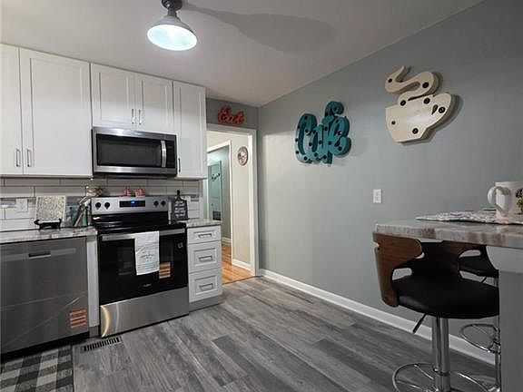 4th image of 105 Laurel Ct