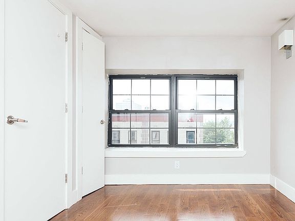 4th image of 187 Jefferson St #3R
