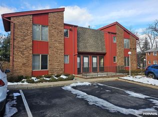 425 Grand Ave APT 4A, Leonia, NJ 07605