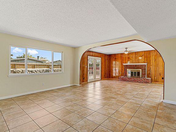 4th image of 10200 Renfrew Dr