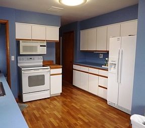 2nd image of 704 Oakwood Ave
