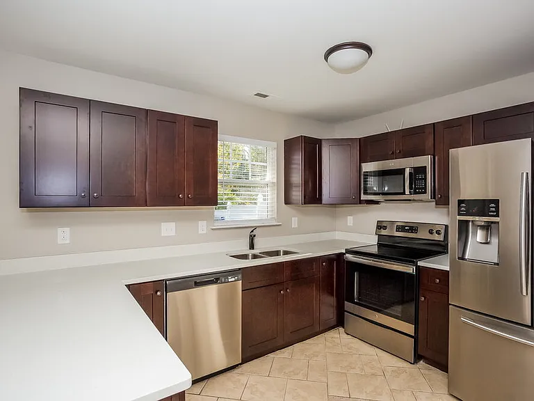 420 Amir Cir — Photo 8