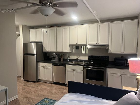 4th image of 119-23 W 33rd St #900