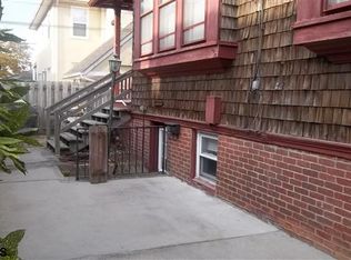 18 S Rosborough Ave, Ventnor, NJ 08406