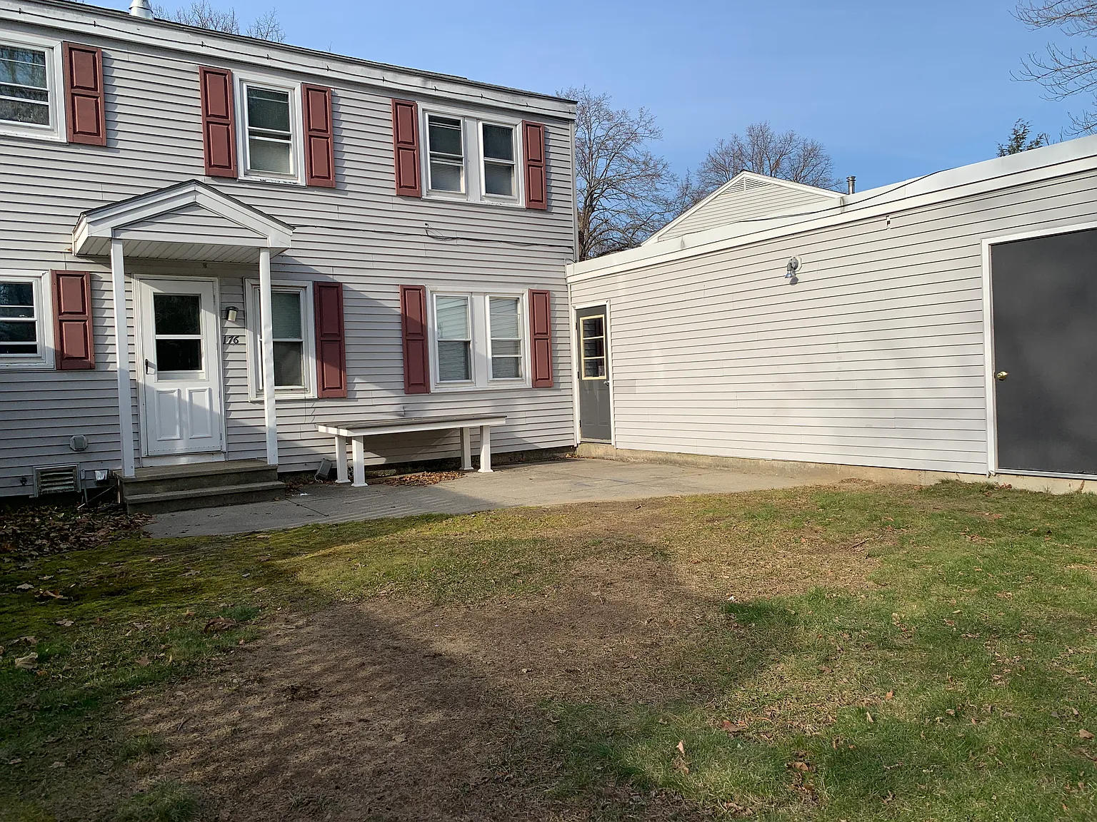 3 bed, 1274 sqft, $2,500 — Photo 2