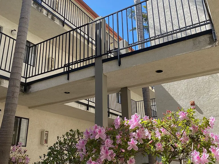 Hillcrest Palms Apartments — Photo 12