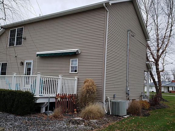 3rd image of 131 N Vernon Ave