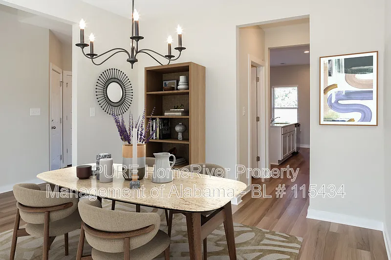 4 bed, 2.0 bath, 2559 sqft, $1,945 — Photo 3