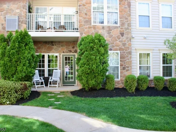 2 Steele Pl BLDG 2 #202, Hillsborough Twp., NJ 08844