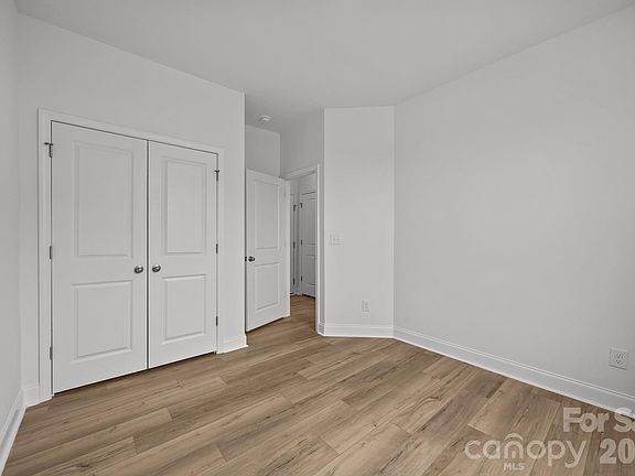 4th image of 3212 Drift St