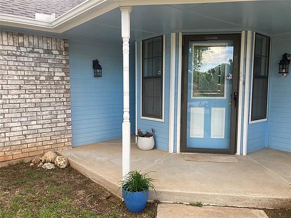 4th image of 1413 SE 10th St