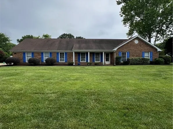 2525 Inlynnview Rd, Virginia Beach, VA 23454