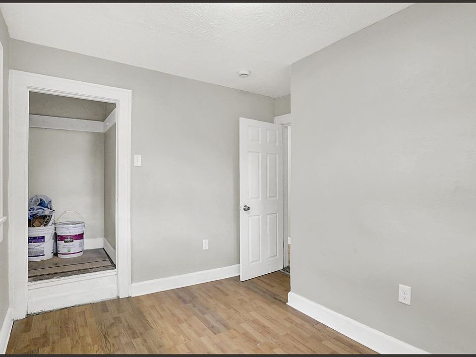 1st image of 1031 N Dearborn St Unit B