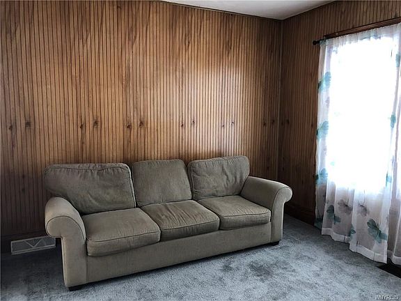 3rd image of 40 Auckland Ave