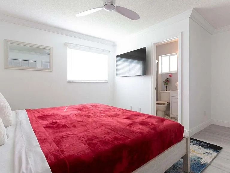 343 Balsam St — Photo 22