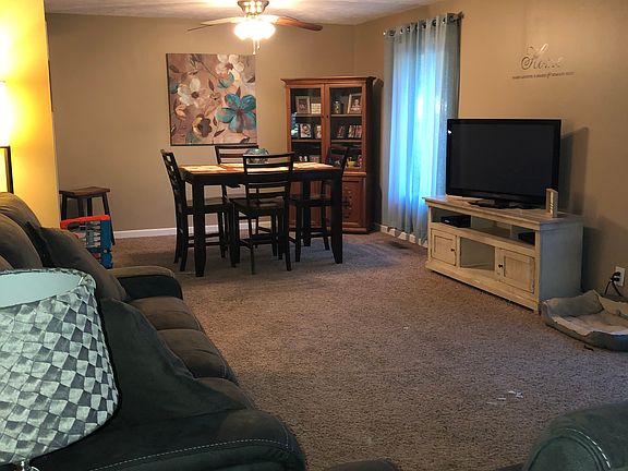 5th image of 650 Elm Dr