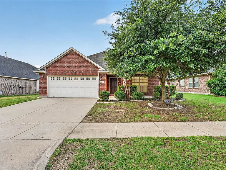 8204 Tierra Del Sol Rd — Photo 1