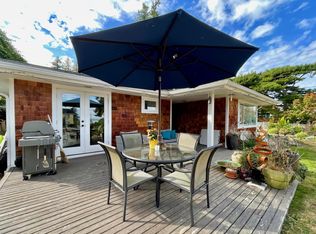 10779 NE Valley Rd, Bainbridge Island, WA 98110