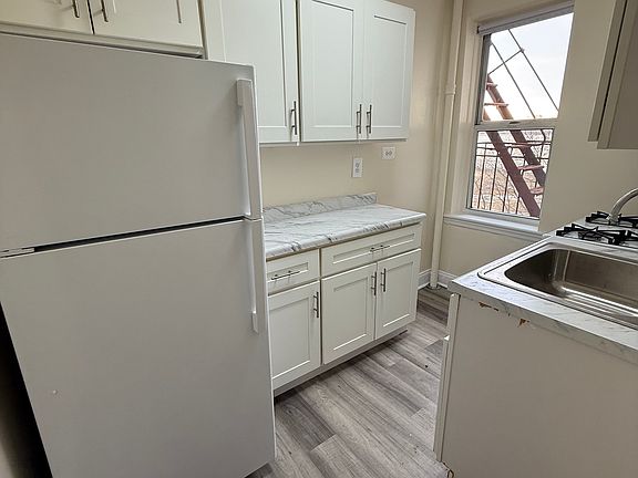 3rd image of 2049 20th Ln APT 5D