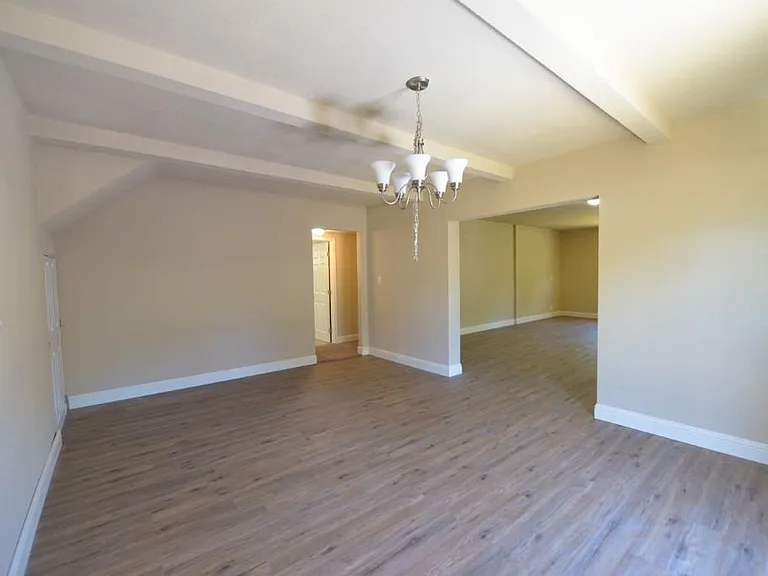 4542 E Illinois Ave — Photo 2