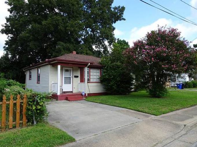 2nd image of 2516 Moton St