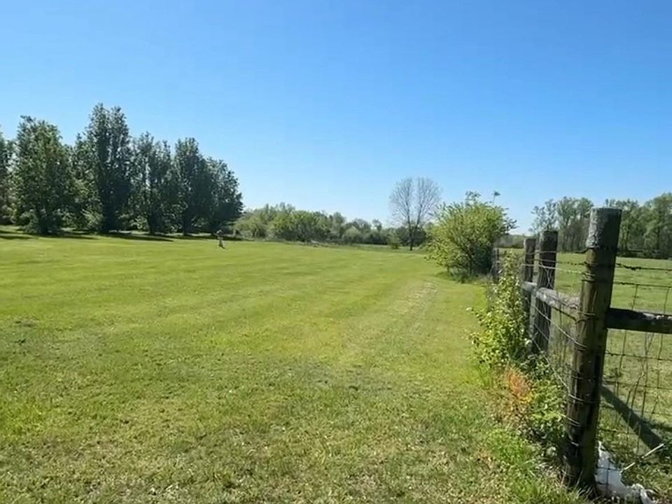 2nd image of 6th St E