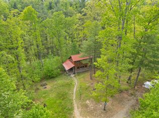 457 Black Bear Ridge Rd, Campton, KY 41301