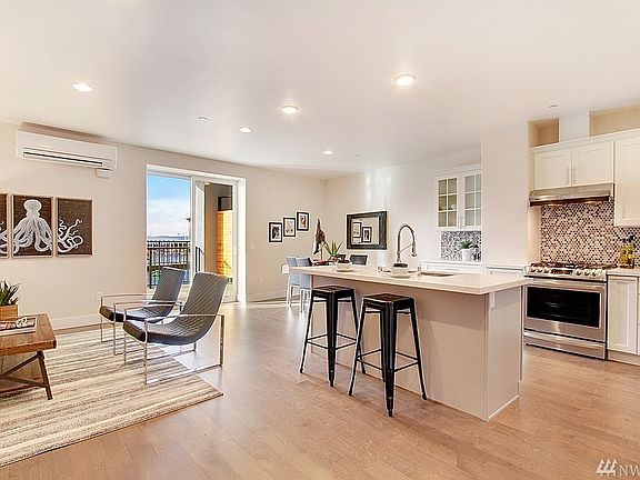 4th image of 22529 6th Ave S Unit 101