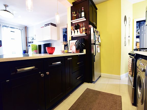 5th image of 345 Bedford Ave APT D3