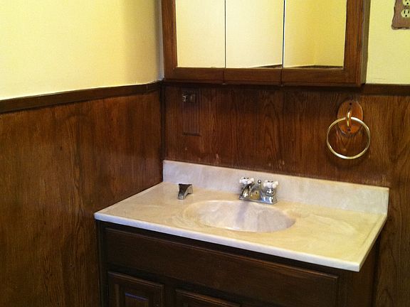 5th image of 10611 Wilsey Ave