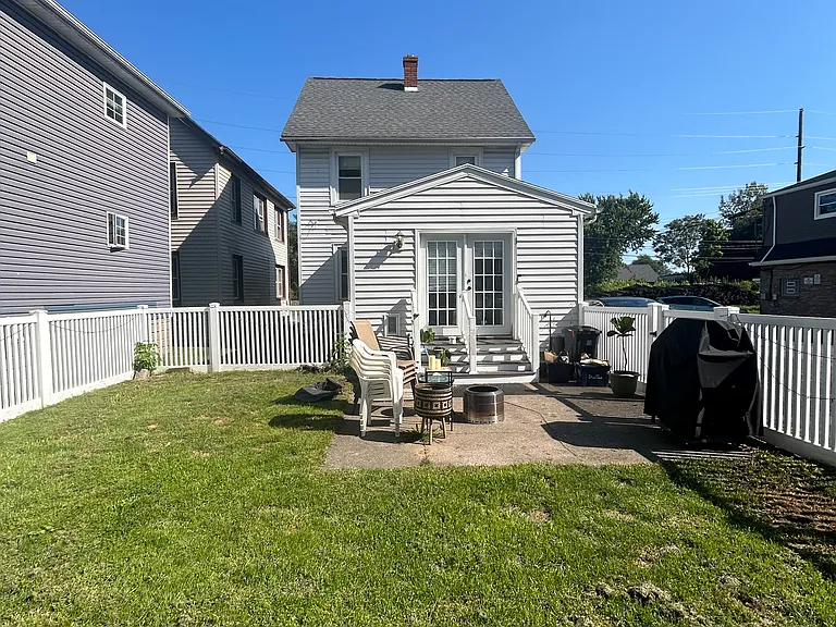 228 W Maple Ave E — Photo 16