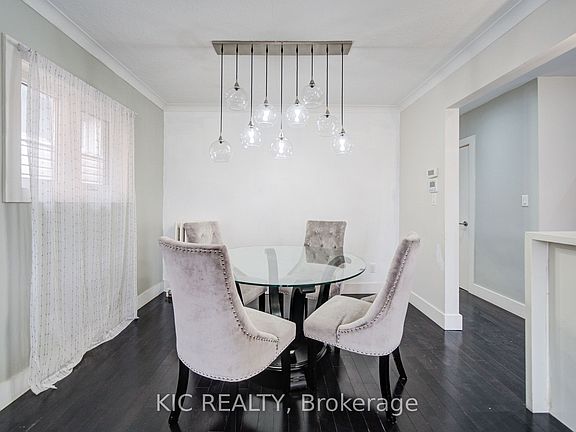 4th image of 35 Montcalm Ave