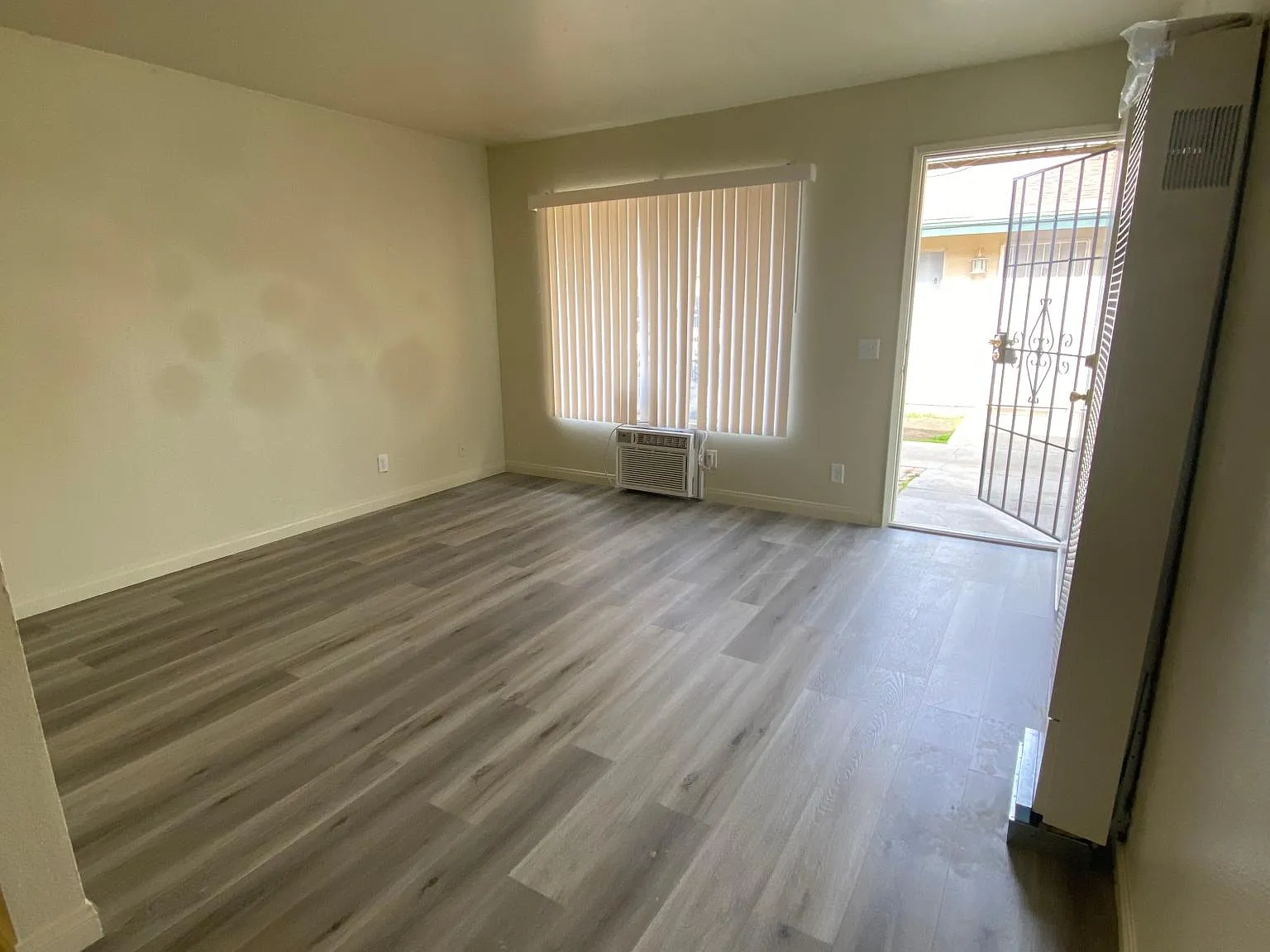 1 bed, 500 sqft, $1,695 — Photo 2