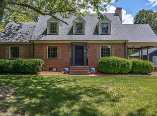 71 Chase St, Kilmarnock, VA 22482