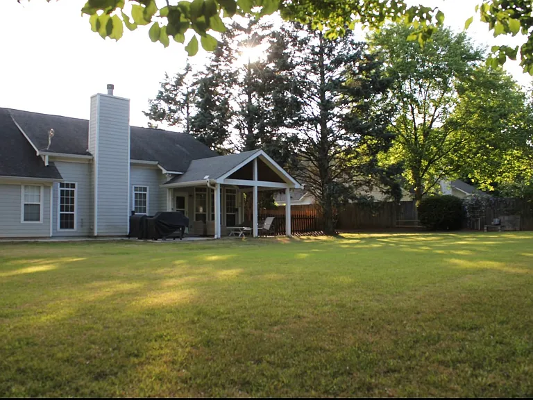 4015 Delamar Dr — Photo 30