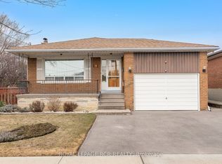 10 Wareside Rd, Toronto, ON M9C3B2