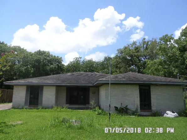 117 Ilfrey St, Baytown, TX 77520