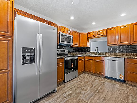 5th image of 3673 Carambola Circle N