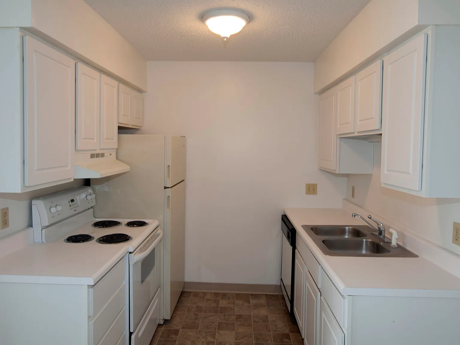 Wildwood Apartments — Photo 1