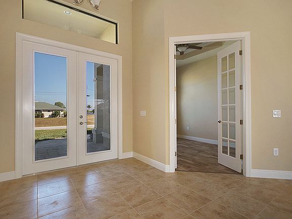 3rd image of 4625 SW 22nd Ave