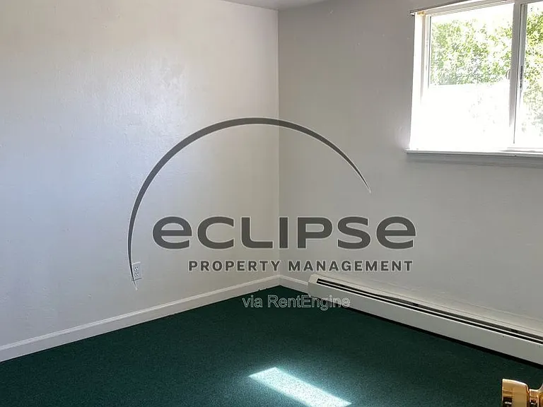 1005 Denver Ave — Photo 16